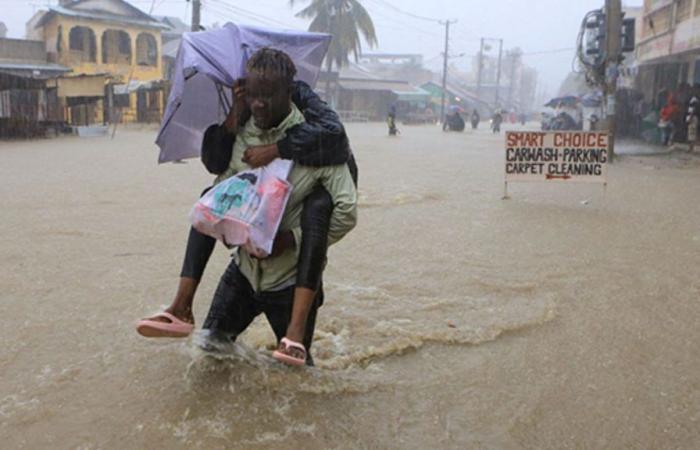 Mindestens 70 Menschen wurden seit Mitte März getötet, als heftige Regenfälle im ganzen Land verheerende Schäden anrichteten; Weitere Schauer erwartet