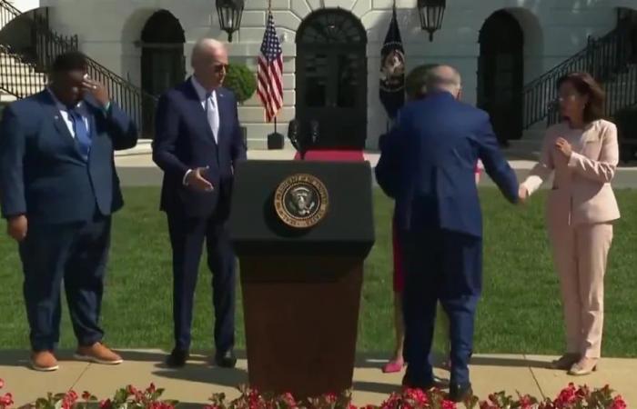 Joe Biden erlebte beim G7-Gipfel einen unangenehmen Moment und Giorgia Meloni musste ihm zu Hilfe kommen