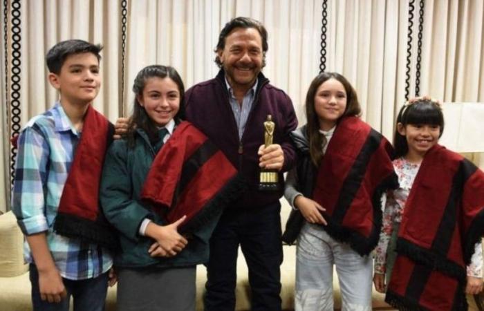 Gouverneur Sáenz gratulierte den Jungs von „Inigualables“, den Gewinnern des Martín Fierro Federal 2024