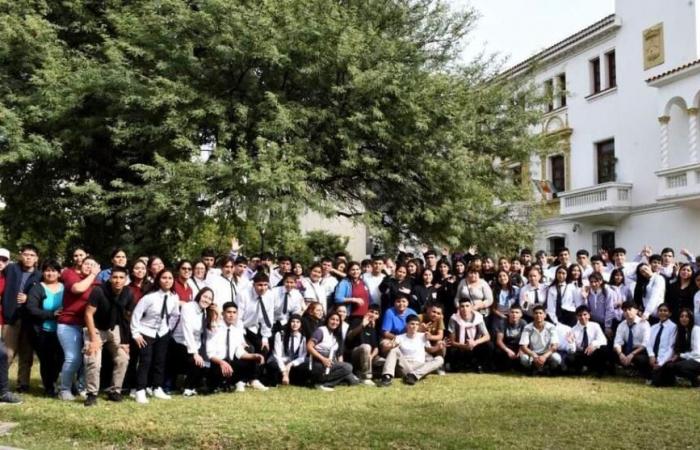 Gouverneur Zamora empfing Studenten aus Aguirre, Avellaneda und Mitre im Regierungsgebäude – El Tribuno Web