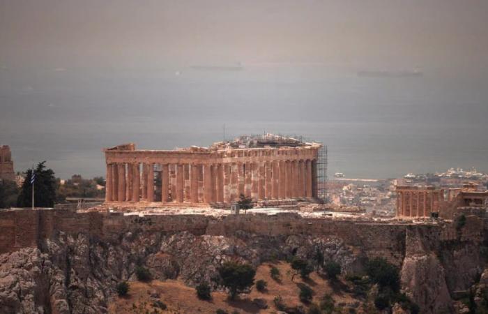 Extreme Hitze zwang die griechischen Behörden, die Akropolis den zweiten Tag in Folge zu schließen