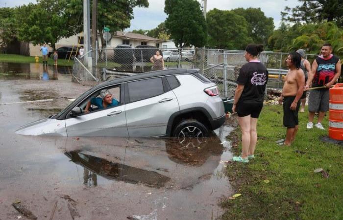 Verzweiflung in Südflorida wegen schwerer Stürme, Überschwemmungen und schlechter Wettervorhersage