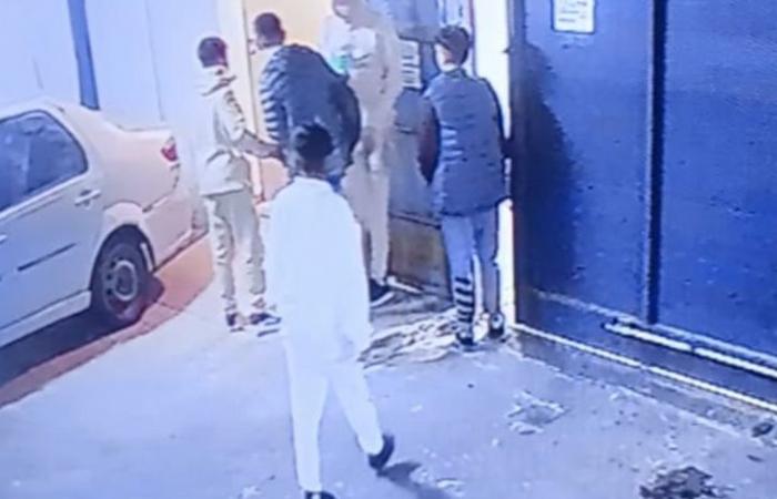 Eine Gruppe von Jungen wurde ausgeraubt, nachdem sie in Cofico ein Tor aufgebrochen hatten: zwei wurden festgenommen – Notizen – Radioinforme 3