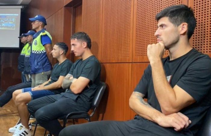 Drei ehemalige Spieler von Vélez Sarsfield, die wegen Missbrauchs in Tucumán inhaftiert waren, werden freigelassen