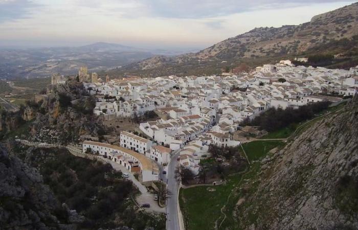 Der Provinzrat von Córdoba verbessert die Zugänglichkeit und Sicherheit mehrerer Straßen in der Gemeinde Zuheros