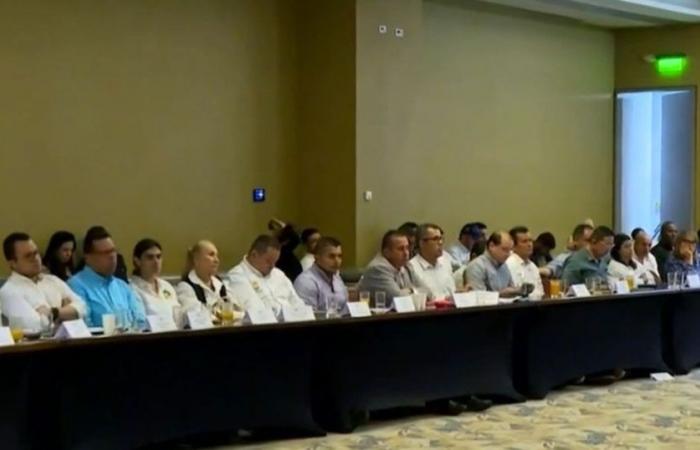 Bürgermeister von Valle del Cauca fordern von Präsident Petro Hilfe bei der Terrorismusbekämpfung