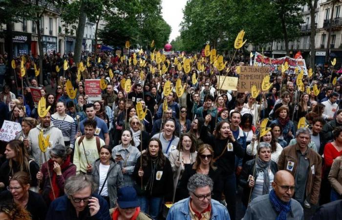 Zwei Wochen vor den Parlamentswahlen kam es in Frankreich zu massiven Demonstrationen gegen den Aufstieg der extremen Rechten