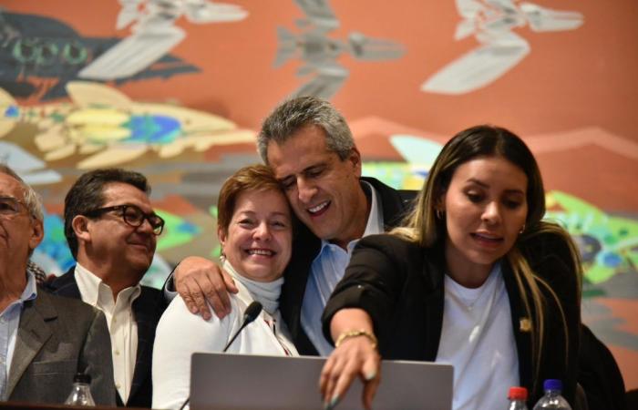 „Mit der Rentenreform werden wir 2,5 Millionen Kolumbianer aus der extremen Armut befreien“, sagte Innenminister Luis Fernando Velasco