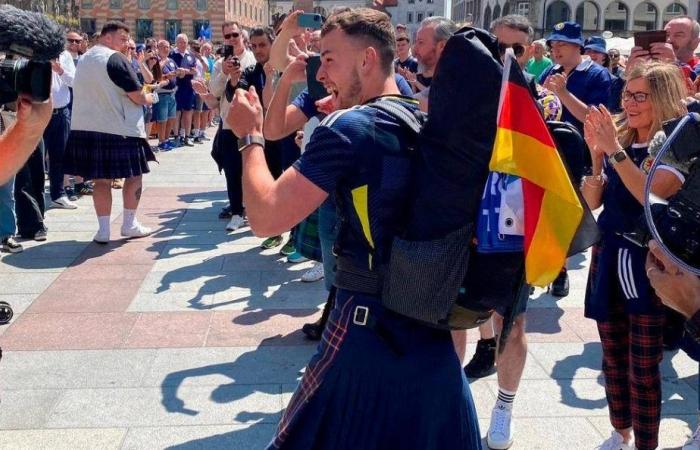 Schottischer Fan legte mehr als 1.600 Kilometer zu Fuß nach Deutschland zurück, um sich die Fußball-Europameisterschaft anzuschauen und für die psychische Gesundheit von Männern zu kämpfen