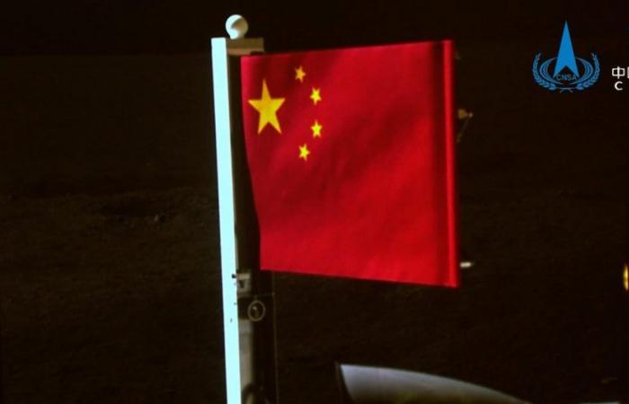 Die Geschichte der seltsamen Flagge, die China auf dem Mond angebracht hat