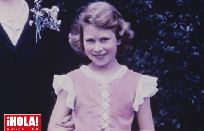 Königin Isabel II. Ihre Kindheitskleider und die ihrer Schwester, Prinzessin Margaret, werden versteigert
