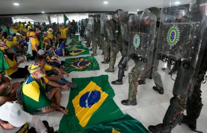 Hermetik über die wegen des Putschversuchs gegen Lula verurteilten Bolsonaro-Anhänger, die in Argentinien politisches Asyl beantragt haben