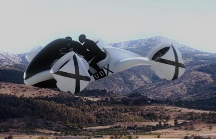 Das fliegende Fahrzeug, das verspricht, mit voller Geschwindigkeit durch den Himmel zu fliegen