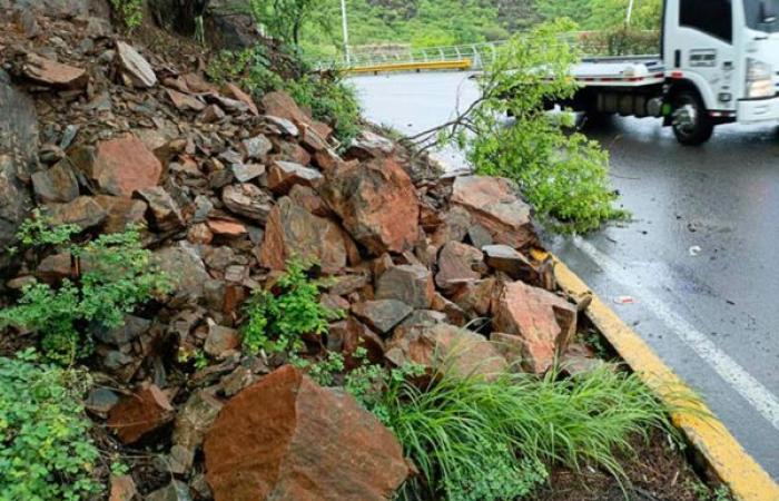 Tropischer Sturm verursacht Steinschläge in Ziruma, Santa Marta