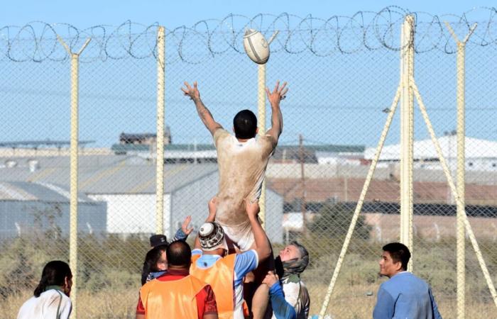 Ein Tag im Gefängnis: Rugby zwischen Mauern, der Weg zu zweiten Chancen