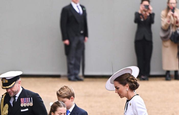 Ein Experte für Lippenlesen enthüllt den Kommentar, den Prinz George gegenüber Kate Middleton gemacht hat