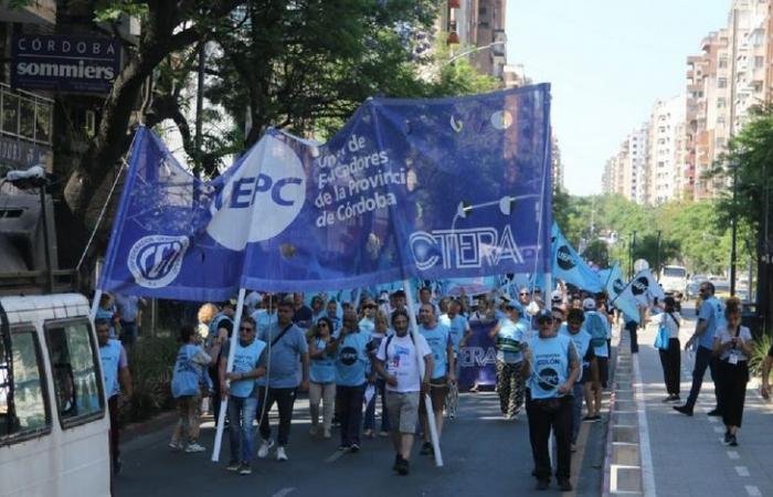 Uepc führt in einer Lohnklage gewaltsame Maßnahmen an den Mautstellen von Córdoba durch – Notizen – Radioinforme 3