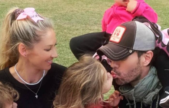 Anna Kournikova taucht erneut auf, um Enrique Iglesias mit einigen liebevollen Bildern ihrer Kinder zu gratulieren – Kinder
