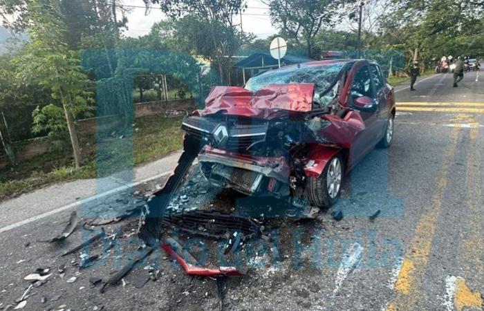 Bei einem tragischen Verkehrsunfall auf der Autobahn Garzón-Neiva kamen drei Menschen ums Leben und zwei wurden verletzt