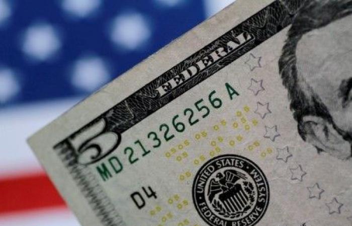Dollar fest, während der Euro schwankt; Yuan wischt China-Daten beiseite