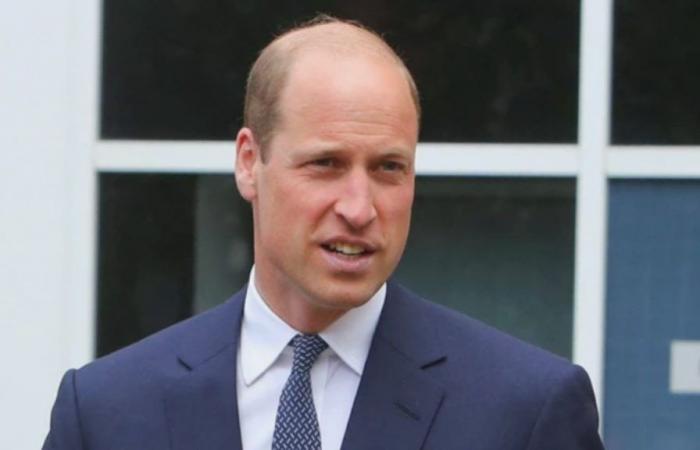 Der urkomische Unfall von Prinz William, der seine berühmte Narbe auf seiner Stirn verursachte
