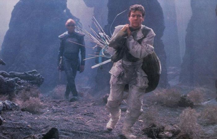 Ein Star-Trek-Drehbuchautor arbeitet an der Neuverfilmung des legendären Science-Fiction-Films „Enemy Mine“ aus den 80ern