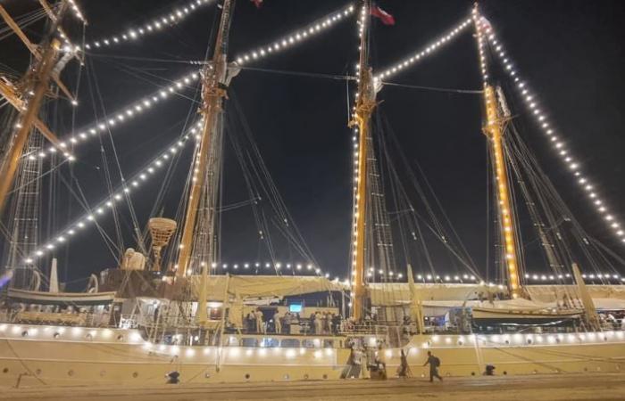 Esmeralda-Schulschiff Armada Chile feiert 70-jähriges Jubiläum in Cádiz