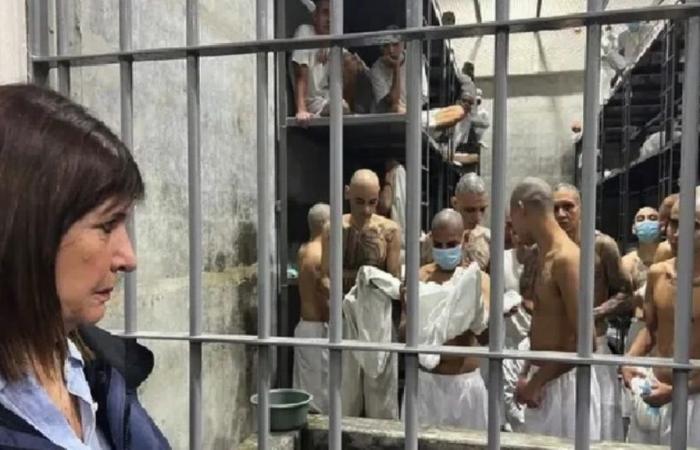 Bullrich besuchte das Megagefängnis Bukele in El Salvador: Das ist der Weg