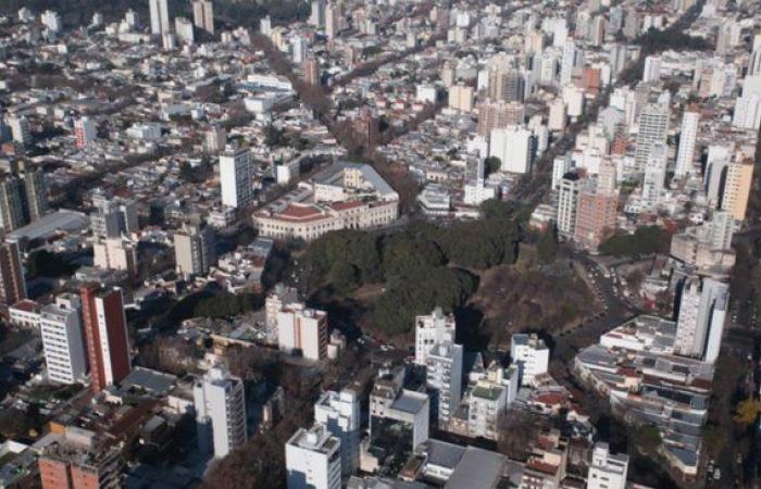 Konsultationen und Bewegungen in La Plata