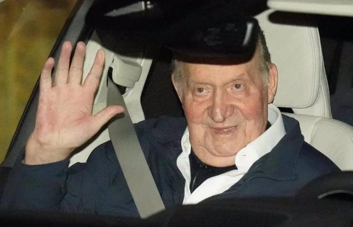 König Juan Carlos verlässt Spanien vor dem zehnten Jahrestag der Krönung von Felipe VI