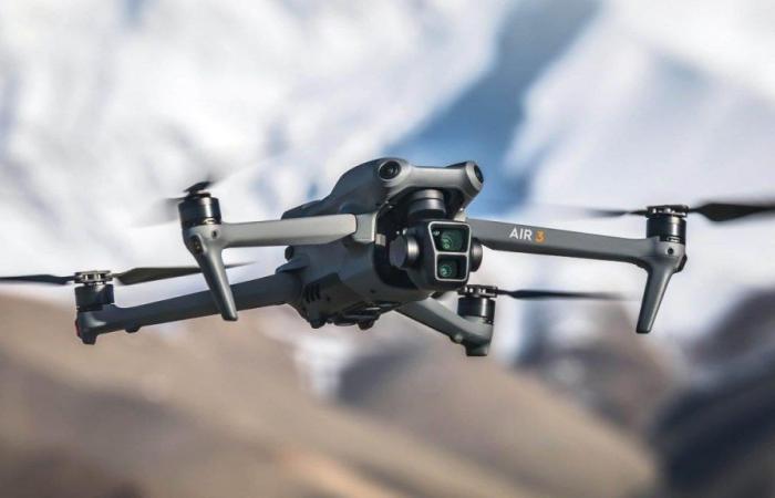 Diese Drohne mit 4K-Aufnahme, Teleobjektiv und nahezu perfekter Punktzahl gibt es bei Amazon 30 % Rabatt