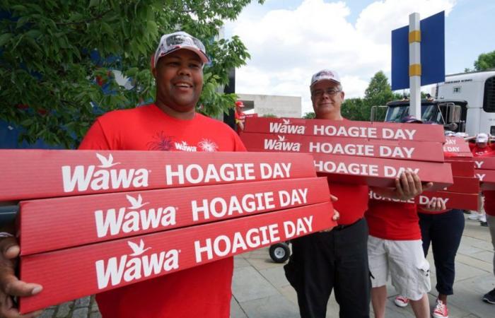 Kostenloses Mittagessen beim Hoagie Day beim Wawa Welcome America Summer Festival – Telemundo 62