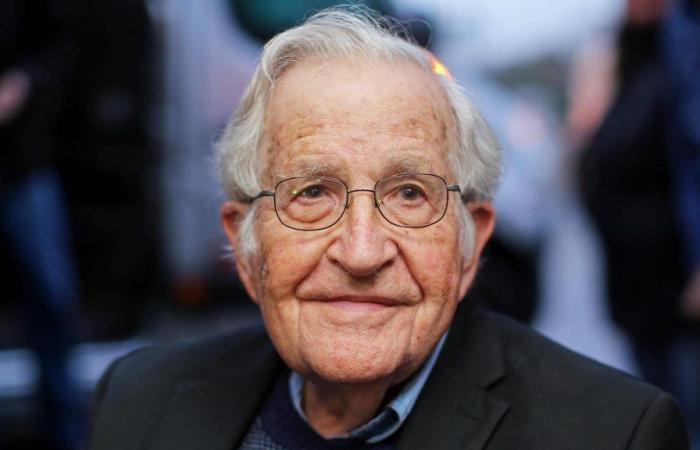 Der Schriftsteller Noam Chomsky ist gesundheitlich anfällig