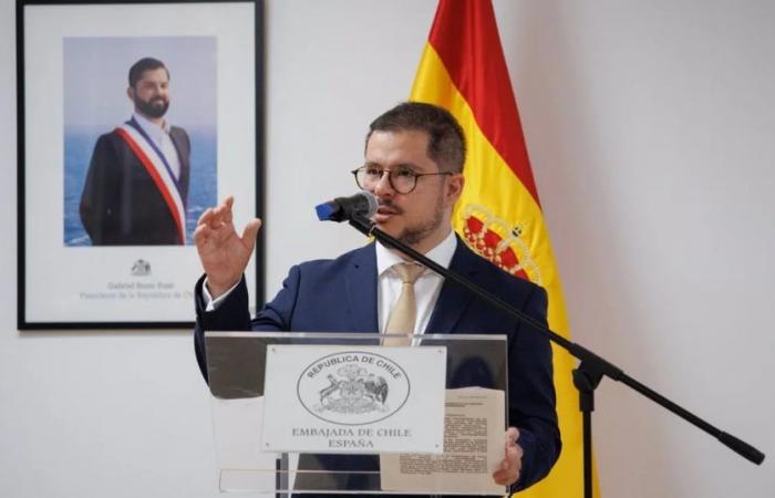 Die chilenische Regierung bestreitet, dass der Botschafter in Spanien eine Behandlung wegen seiner Freundschaft mit Boric befürwortet habe