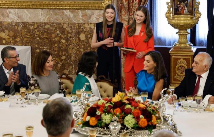 Video | Prinzessin Leonor und Infantin Sofía greifen überraschend im Königspalast ein: „Tut mir leid, dass ich mich reingeschlichen habe“ | Spanien