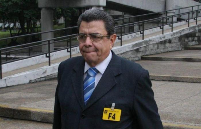 General (r) Iván Ramírez wird wegen gewaltsamen Verschwindenlassens während der Übernahme des Justizpalastes zu 31 Jahren Gefängnis verurteilt