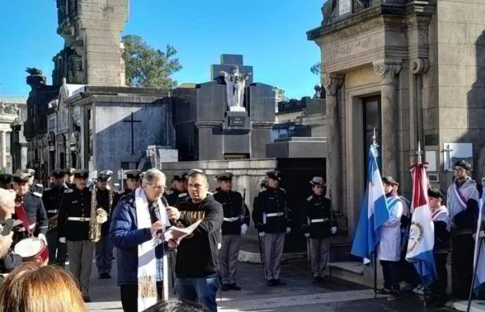 Herzliche doppelte Hommage: Belgrano und Sergeant Bustamante im Gedenken anwesend