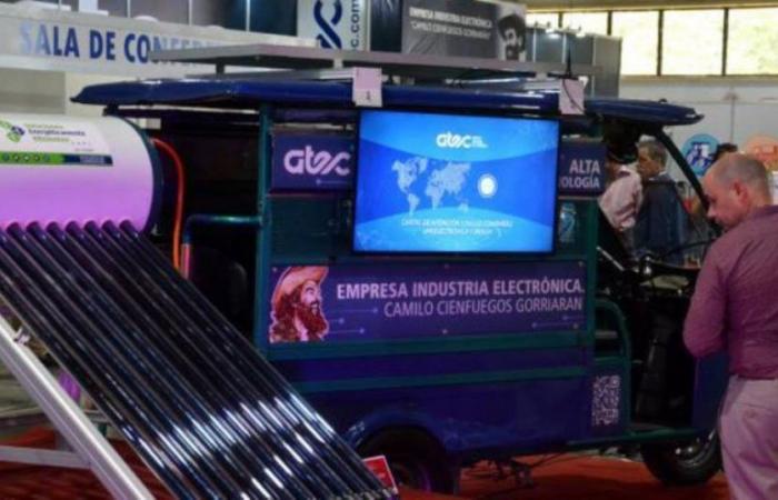Sie versprechen elektrische Dreiräder mit integrierten Solarpaneelen für den Transport in Kuba