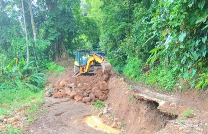 Die Regierung saniert die von den Regenfällen betroffenen Straßen