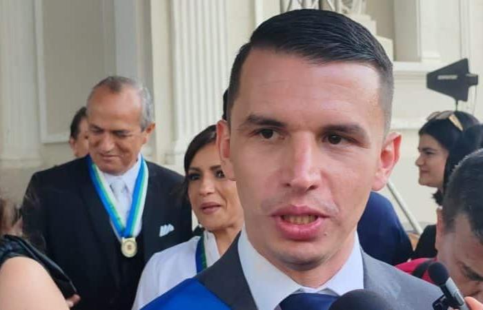 Bürgermeister von San José an Stadträte, weil sie ihm eine Reise nach Kolumbien verweigert haben: „Ich muss Sie nicht um Erlaubnis bitten“