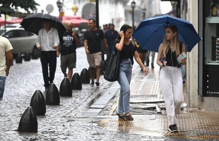 Starke Stürme und starker Regen in der Stadt sowie Wetterwarnung in 11 Provinzen