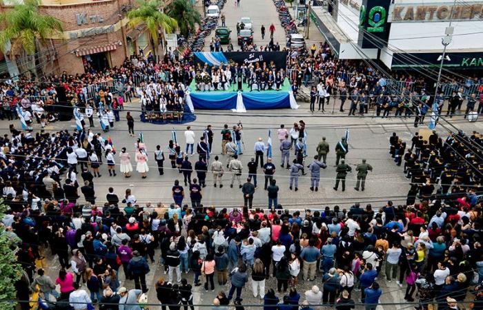 Mehr als 1800 Studenten haben der argentinischen Flagge die Treue geschworen – CHACODIAPORDIA.COM