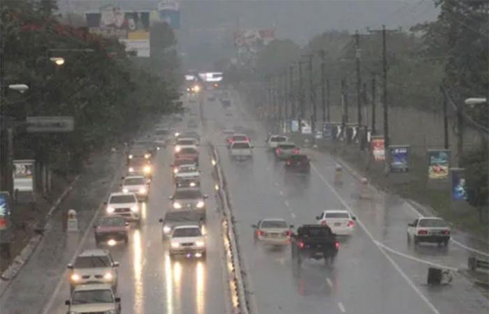 Sie senken den Alarm in El Salvador wegen Regen