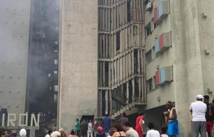 Brand im Girón-Gebäude ohne Schaden für Personen gelöscht • Arbeiter