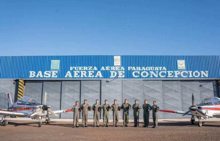 Die paraguayische Luftwaffe entsandte eine ihrer CASA C-212 nach Brasilien, um dort humanitäre Hilfe zu leisten