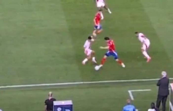 Fehlte es ihm an körperlicher Kraft? Piero Quispe flog nach Zusammenstoß mit einem Chilenen (VIDEO) | Peru gegen Chile | America’s Cup | Peruanische Nationalmannschaft | SPORT