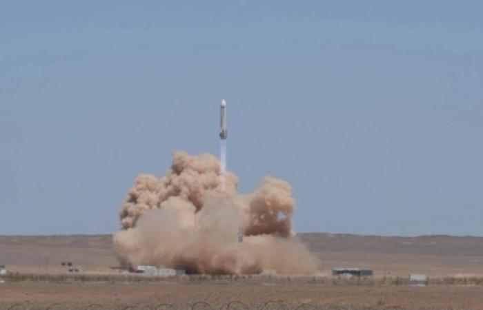 SASTs erster chinesischer wiederverwendbarer Raketenprototyp, der eine Höhe von mehr als 10 Kilometern erreicht
