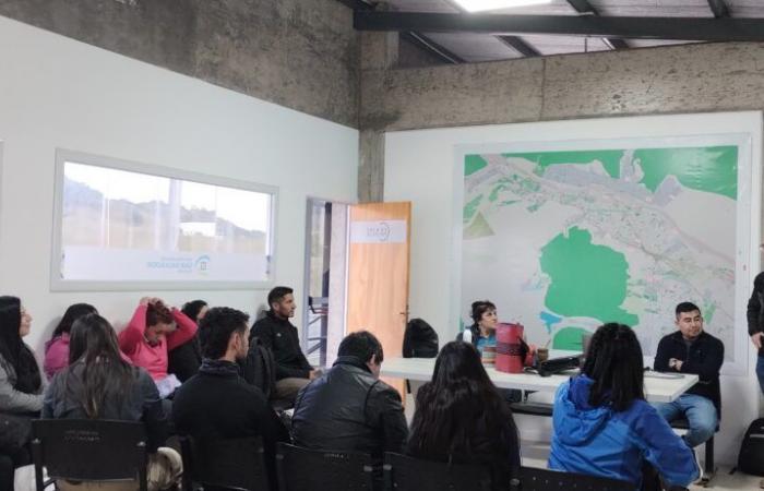 Die Gemeinde bildete Studenten der National University of Salta aus