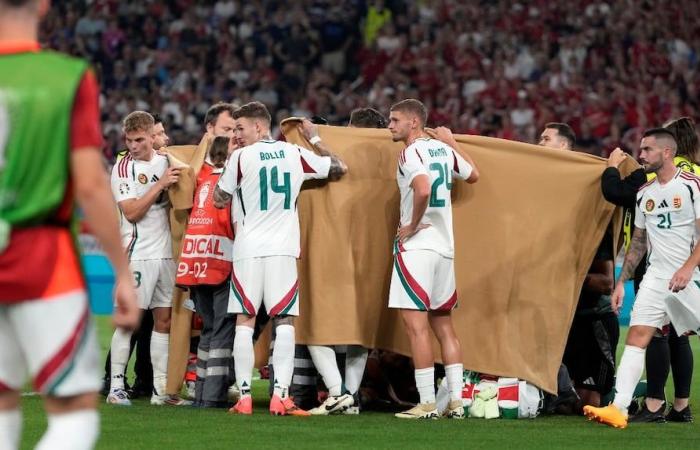 Schock bei der Europameisterschaft: Ein ungarischer Spieler erlitt einen schweren Unfall mit dem Torwart und wurde auf einer Trage abtransportiert
