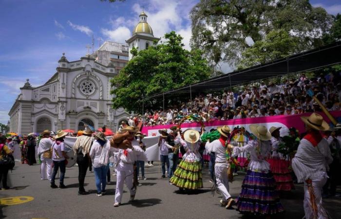 Dies wird die Parade und Krönung des städtischen Folklorebotschafters in Ibagué sein